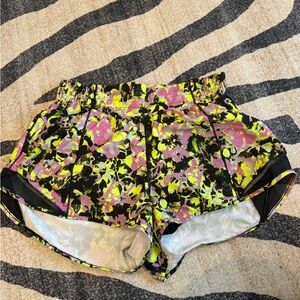 Lululemon High Rise Hotty Hot 2.5’ Short